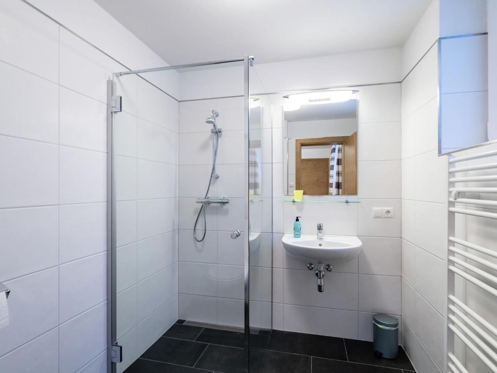 Modern Holiday Home In Leogang With Private Sauna 外观 照片