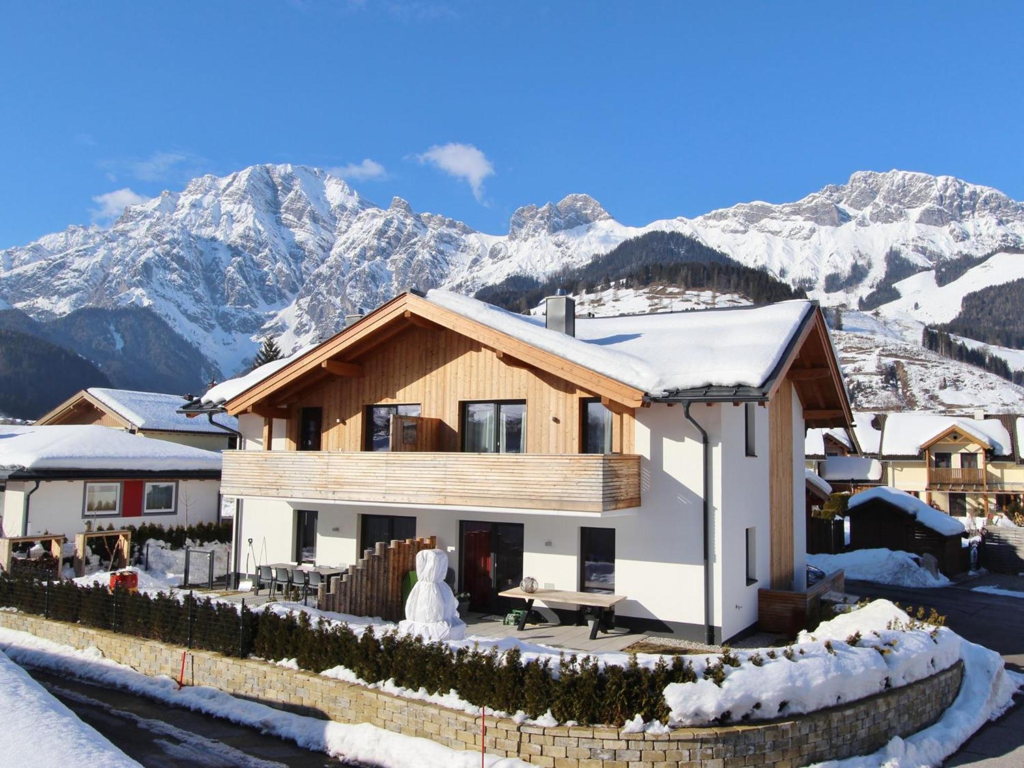 Modern Holiday Home In Leogang With Private Sauna 外观 照片